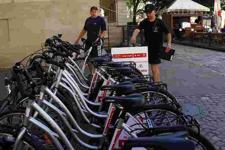 У Львові замовити на прокат велосипед можна через SMS