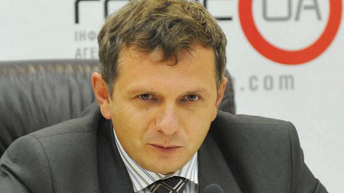 Утримання курсу гривні – архаїчна політика, - експерт