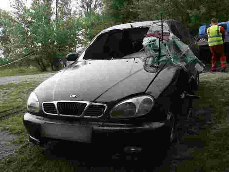 На Харківщині потонув легковик з трьома молодими людьми