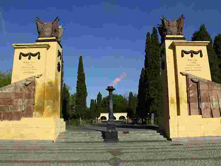 У Львові одночасно хотіли зібратися націоналісти і антифашисти. Суд заборонив