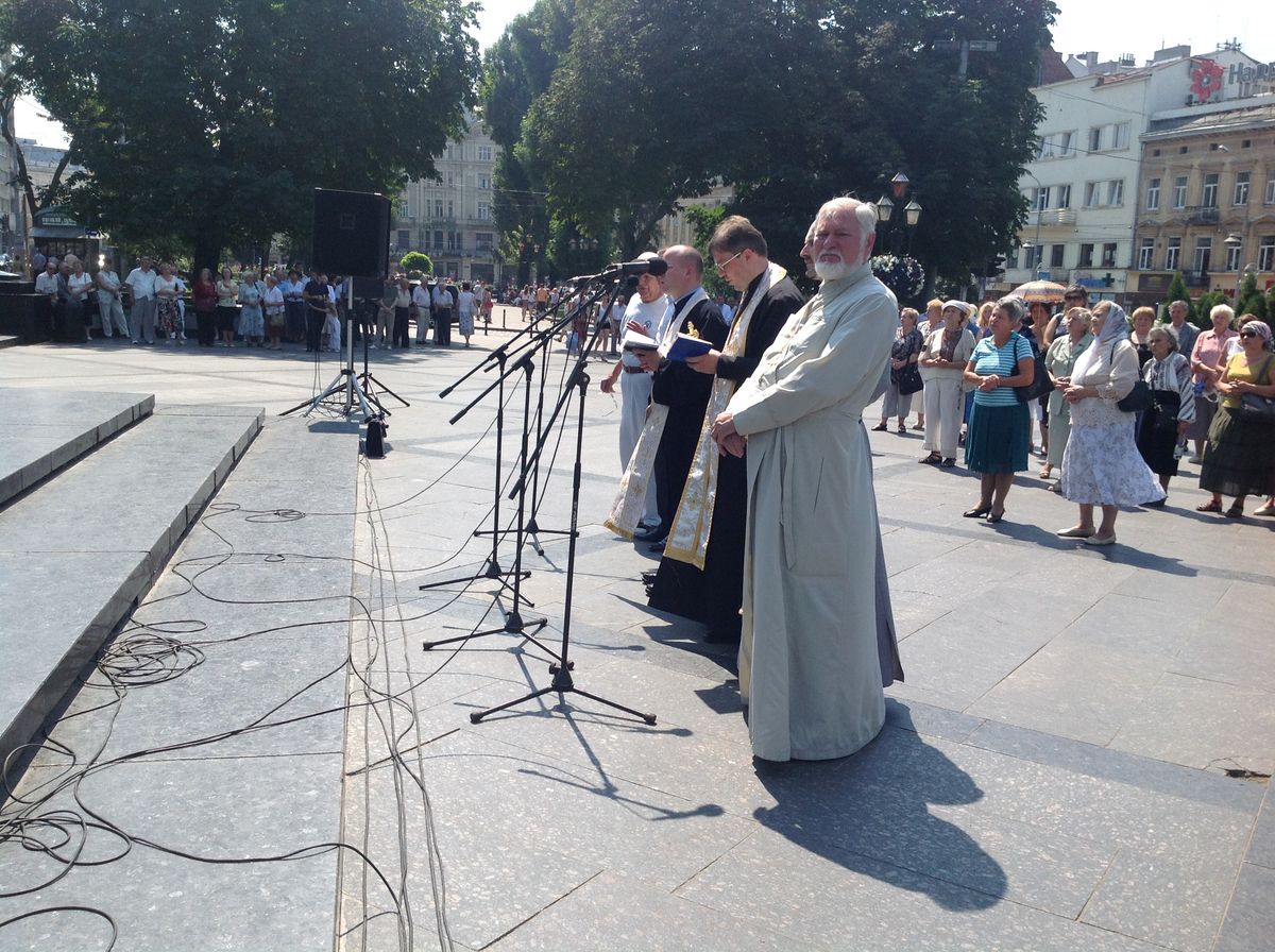 У Львові хрещення Київської Русі відзначили молитвою. Фото, відео