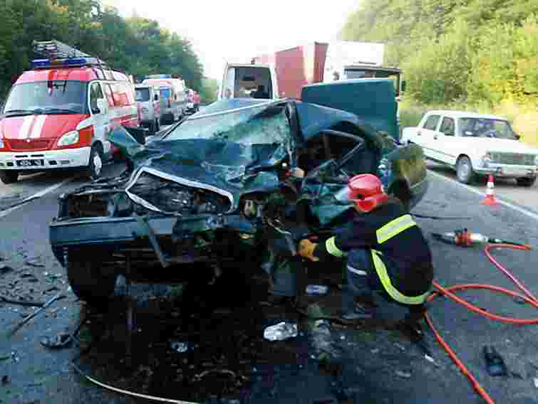 В аварії поблизу Тернополя загинув працівник УБОЗу