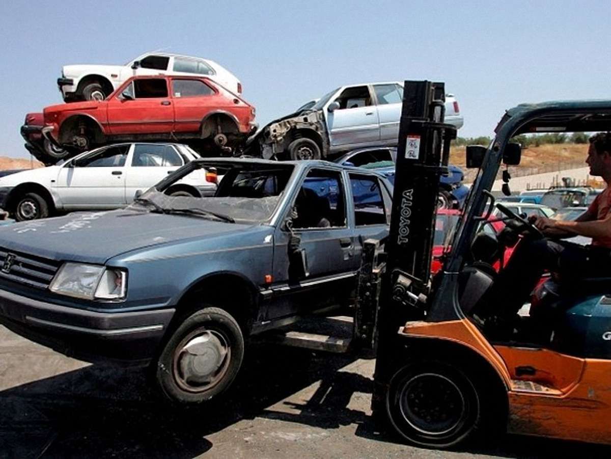 Україна хоче долучитися до спору Японії і Росії щодо утилізаційного збору