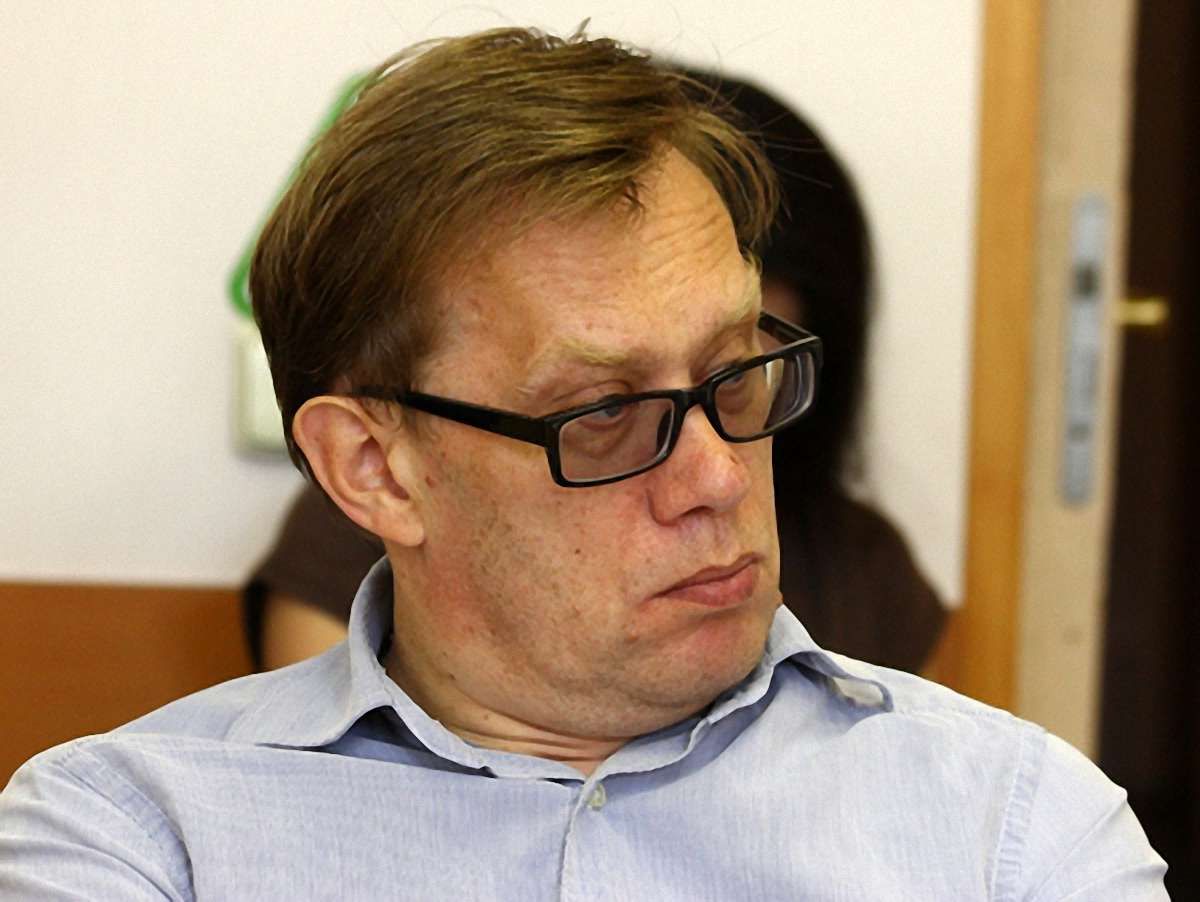 З цією владою ми зайдемо до диктатури або до розвалу, – політик