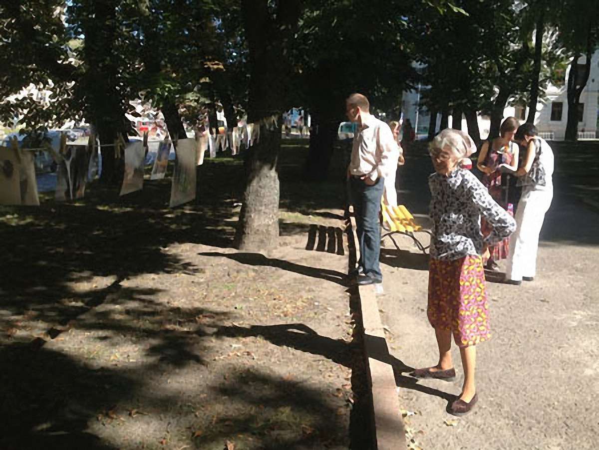 У Львові проходить благодійна «Сушка» фотографій