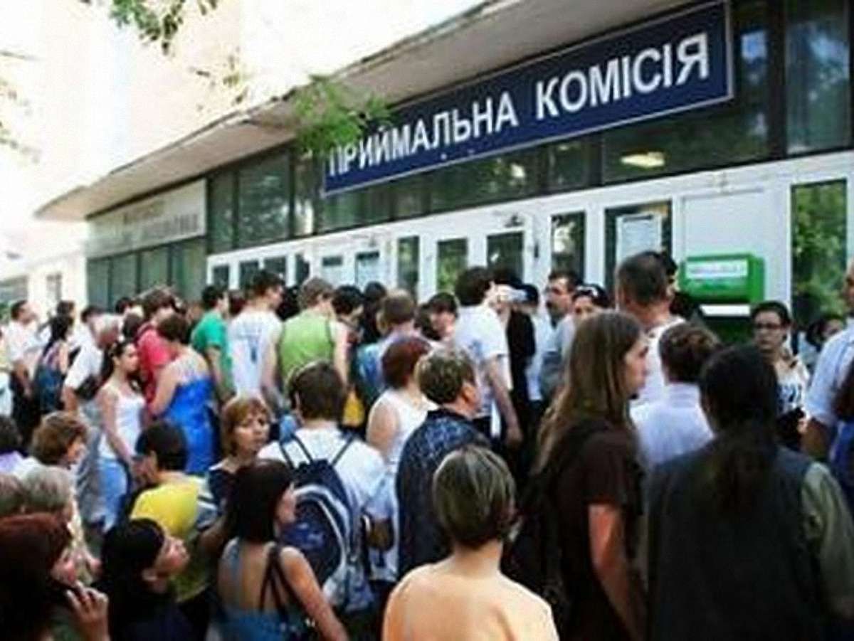 У вишах України стартувала «друга хвиля» зарахування вступників