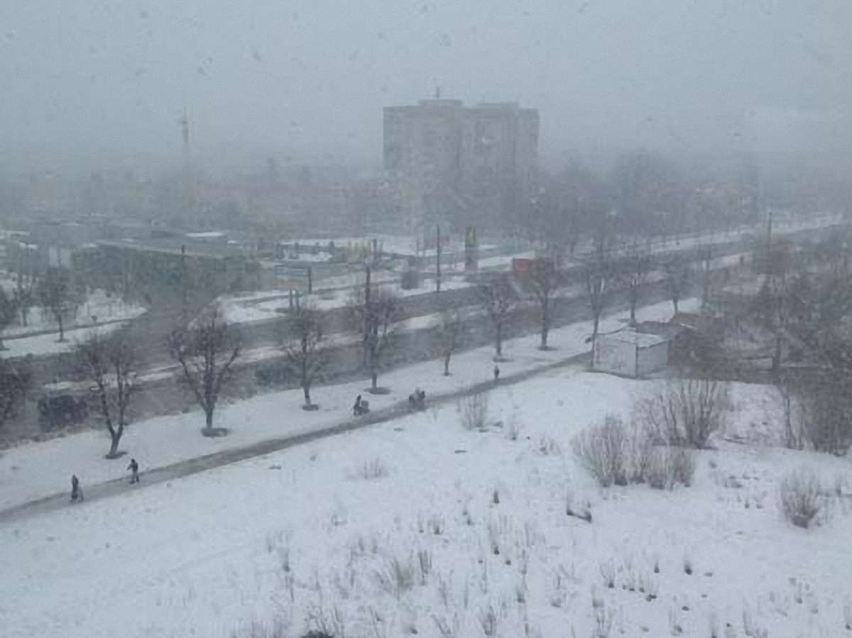 Кабмін лиш тепер дав гроші за розгрібання березневих снігів