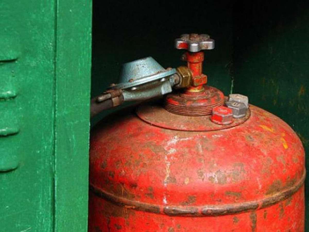 У Чернівцях вибухнув балон в магазині. Троє людей – в реанімації