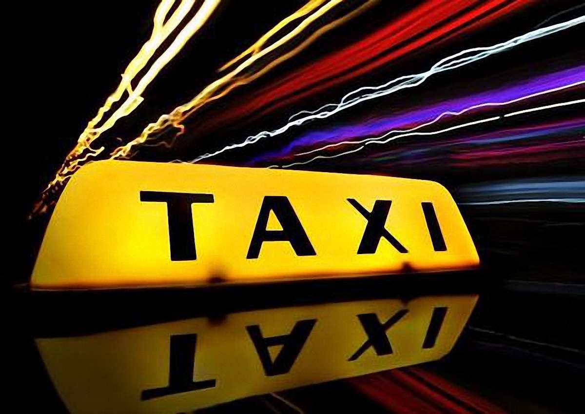 Міністерство Козака хоче «стандартизувати» таксі по всій Україні