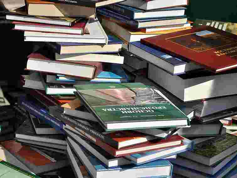 В Україні усього півтори тисячі книжкових крамниць і понад 8 тисяч кіосків