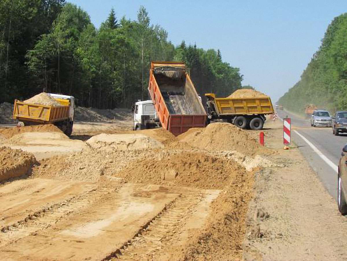 Керівник Служби автодоріг Львівщини став на захист дорожніх робітників