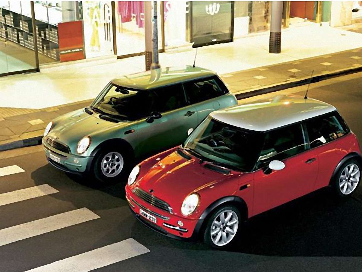 На День незалежності у Львові – виставка автомобілів MINI Cooper