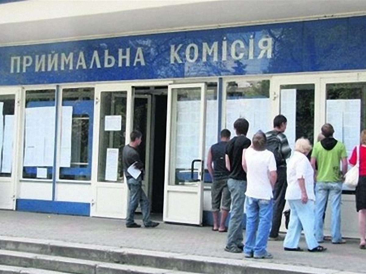 Порушення під час вступної кампанії виявили у 15% вишів