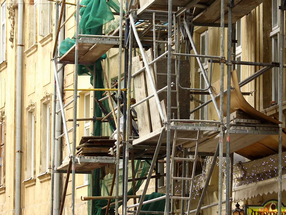 На 13 будинках Львова будуть відреставровані балкони