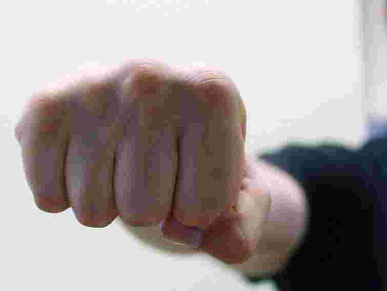 На Закарпатті сільський голова побив пенсіонера