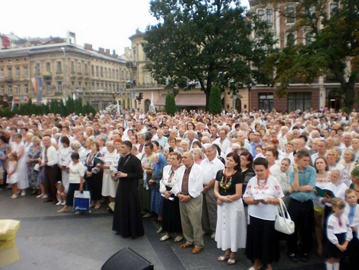 День Незалежності на Львівщині: відкриття пам’ятника, виставки, концерти