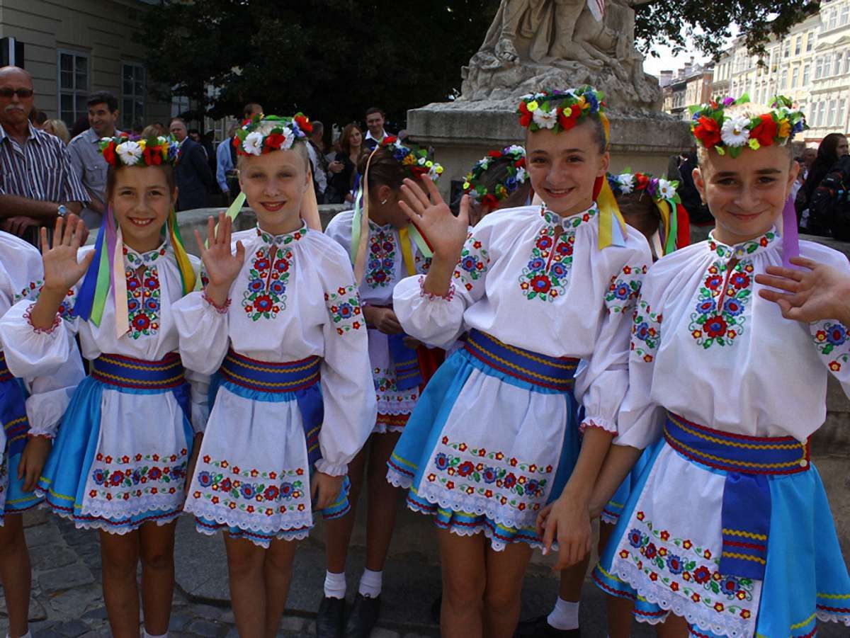 Львів’яни відсвяткували День Незалежності посмішками і вишиванками