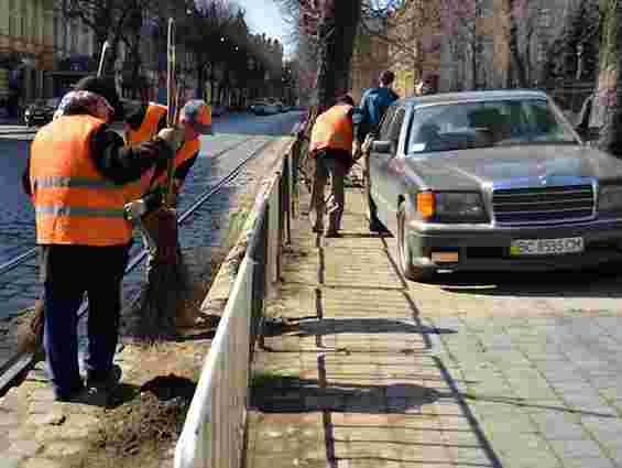 Казначейство два місяці затримує кошти на дороги Львова