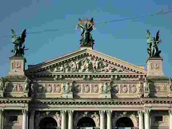 Біля львівської опери спорудять новий надсучасний фонтан