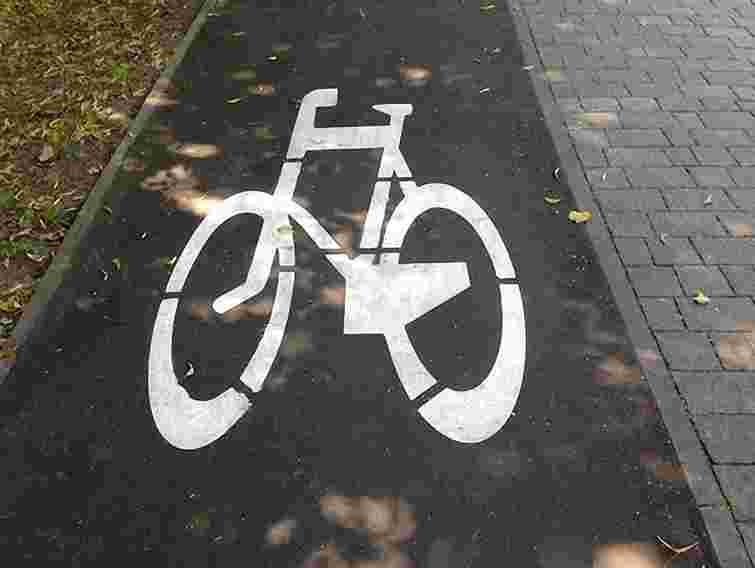 У Львові доробляють нову велодоріжку на Стрийській-Науковій