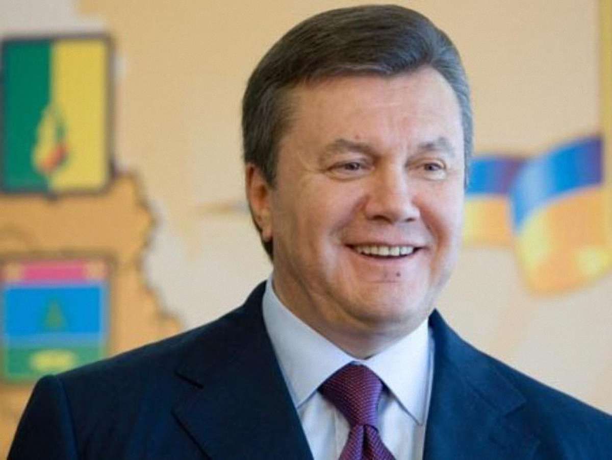 Янукович намагається обійти на повороті комуністів і опозицію, – політолог