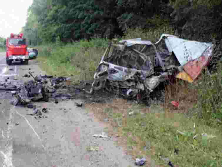 На Тернопільщині в ДТП загинуло троє людей. Фото