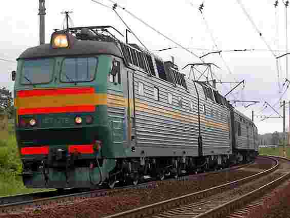 На Львівщині вантажний потяг смертельно травмував чоловіка