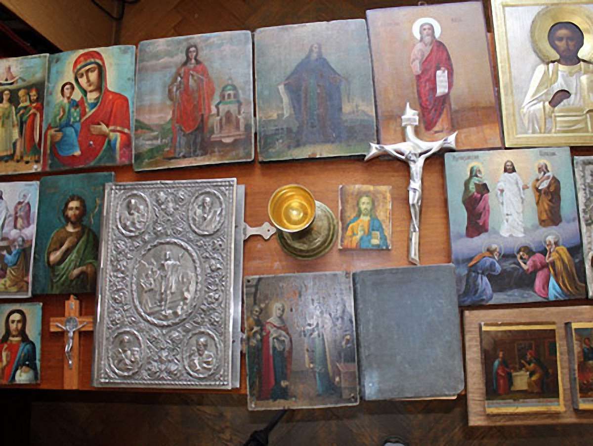 Міліція затримала банду, що викрадала ікони зі старовинних церков
