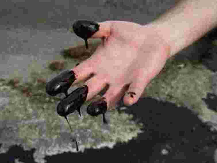 У Бориславі стався викид газонафтової суміші біля житлового будинку