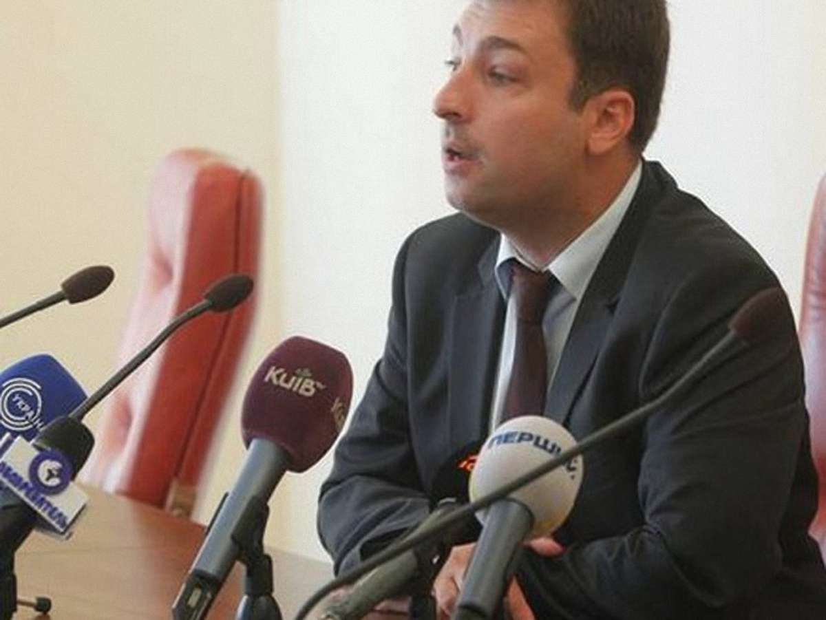 Погрожуючи звільненням, бюджетників змушують вступати у ПР, – УДАР