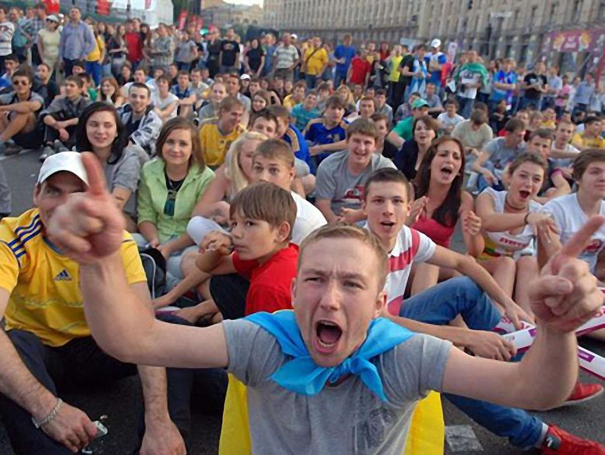 У Львові встановлюють фан-зону для перегляду матчу Україна - Англія