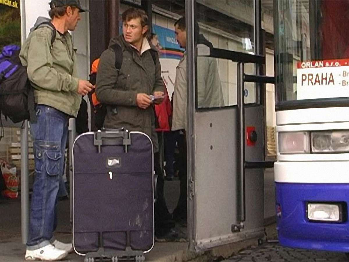Українська економіка тримається на заробітчанах, – нардеп