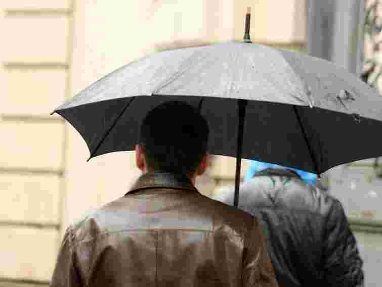 На завтра в Україні прогнозують сильні дощі