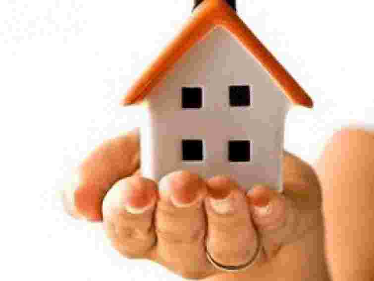 Під житло сиротам пропонують 3 будинки та колишній ФАП на Львівщині