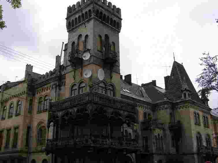 Мешканці не захотіли долучитися до реставрації «замку» на Чупринки