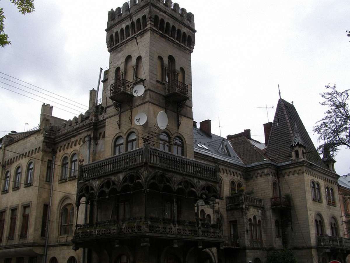 Мешканці не захотіли долучитися до реставрації «замку» на Чупринки