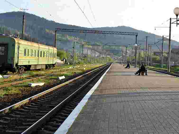 Львівська залізниця пропонує абонементи на приміські поїзди