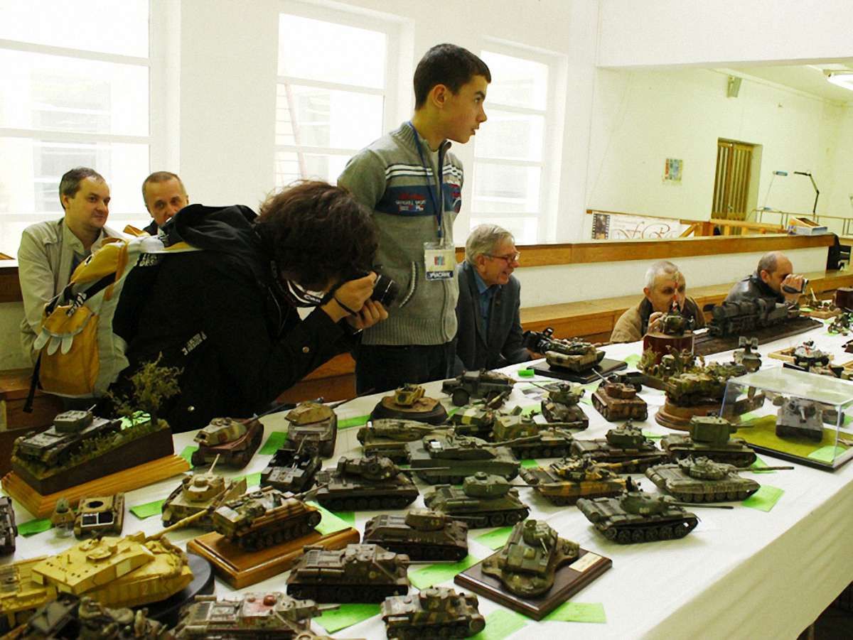 У Львові відбулася міжнародна виставка моделей військової техніки