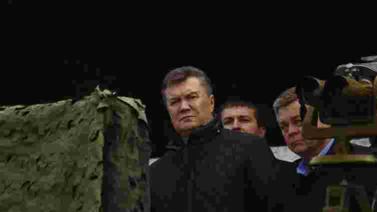 Янукович під час візиту на Львівщину затинався у словах