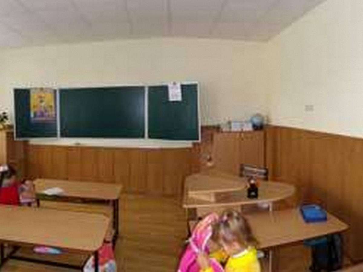 Випускники-бюджетники педвишів мають відпрацювати в школах, – Азаров