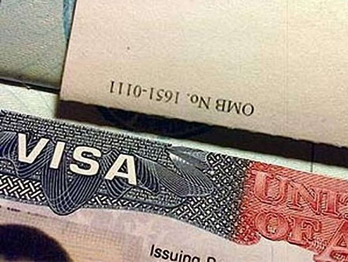 Робота Посольства США в Україні скорочена, але візи видають