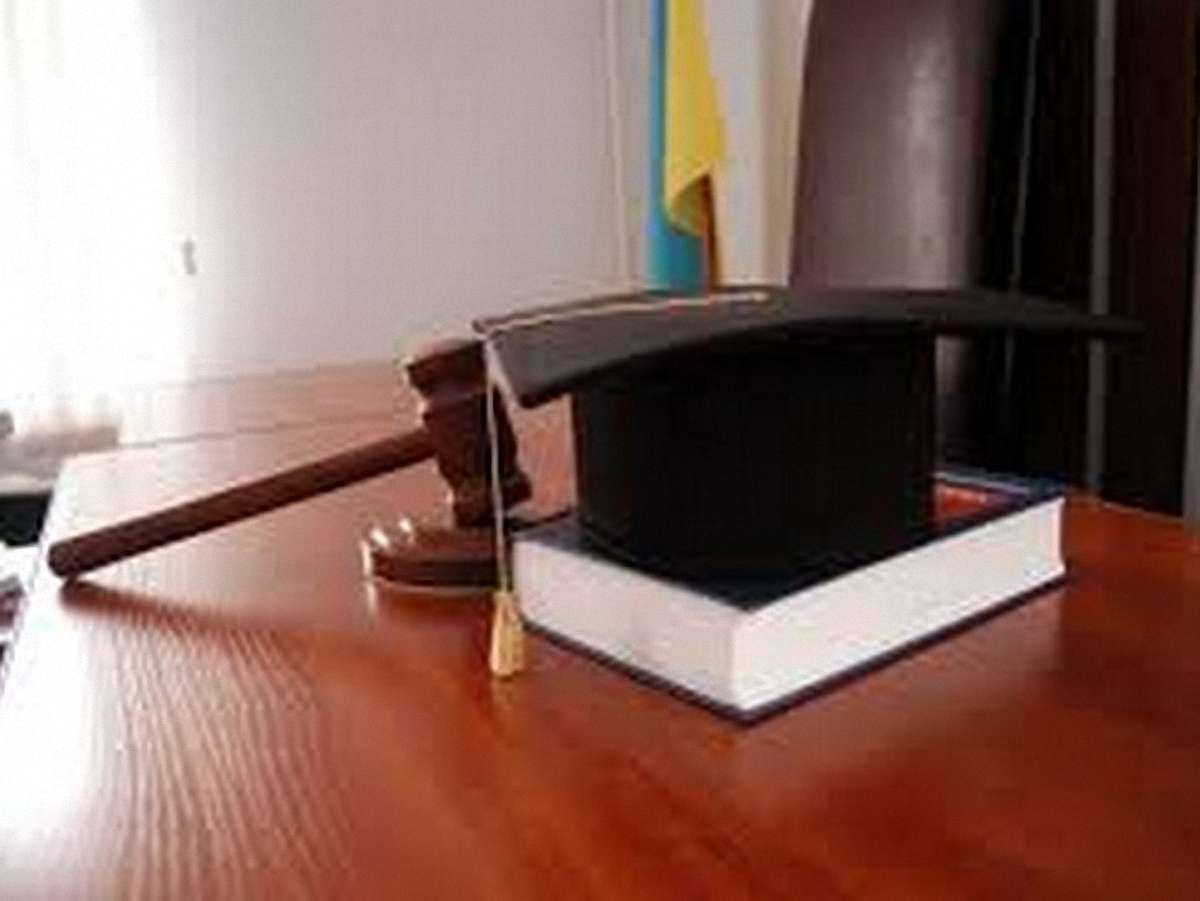 У Львові занедбаних дітей можуть повернути батькові