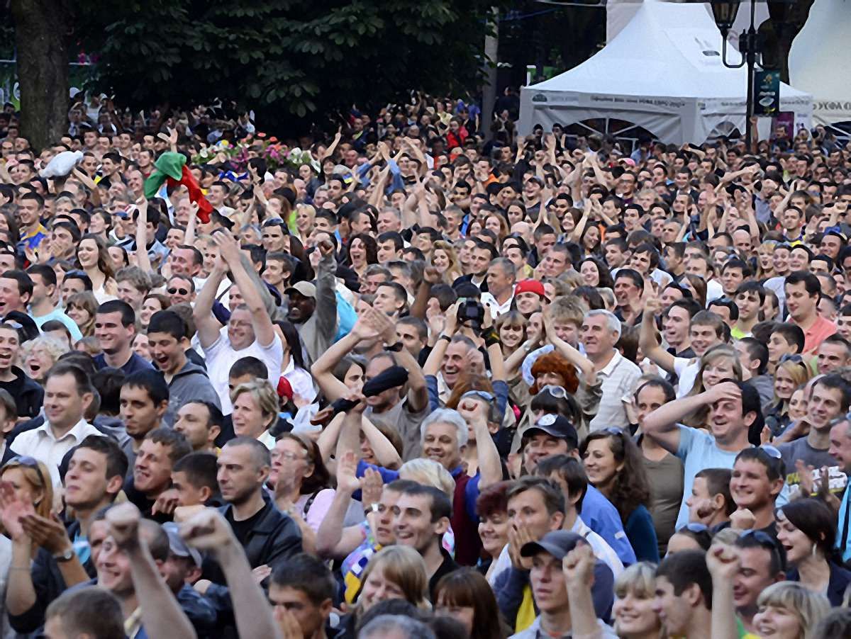Матч Україна-Польща львів’яни дивитимуться у фан-зоні