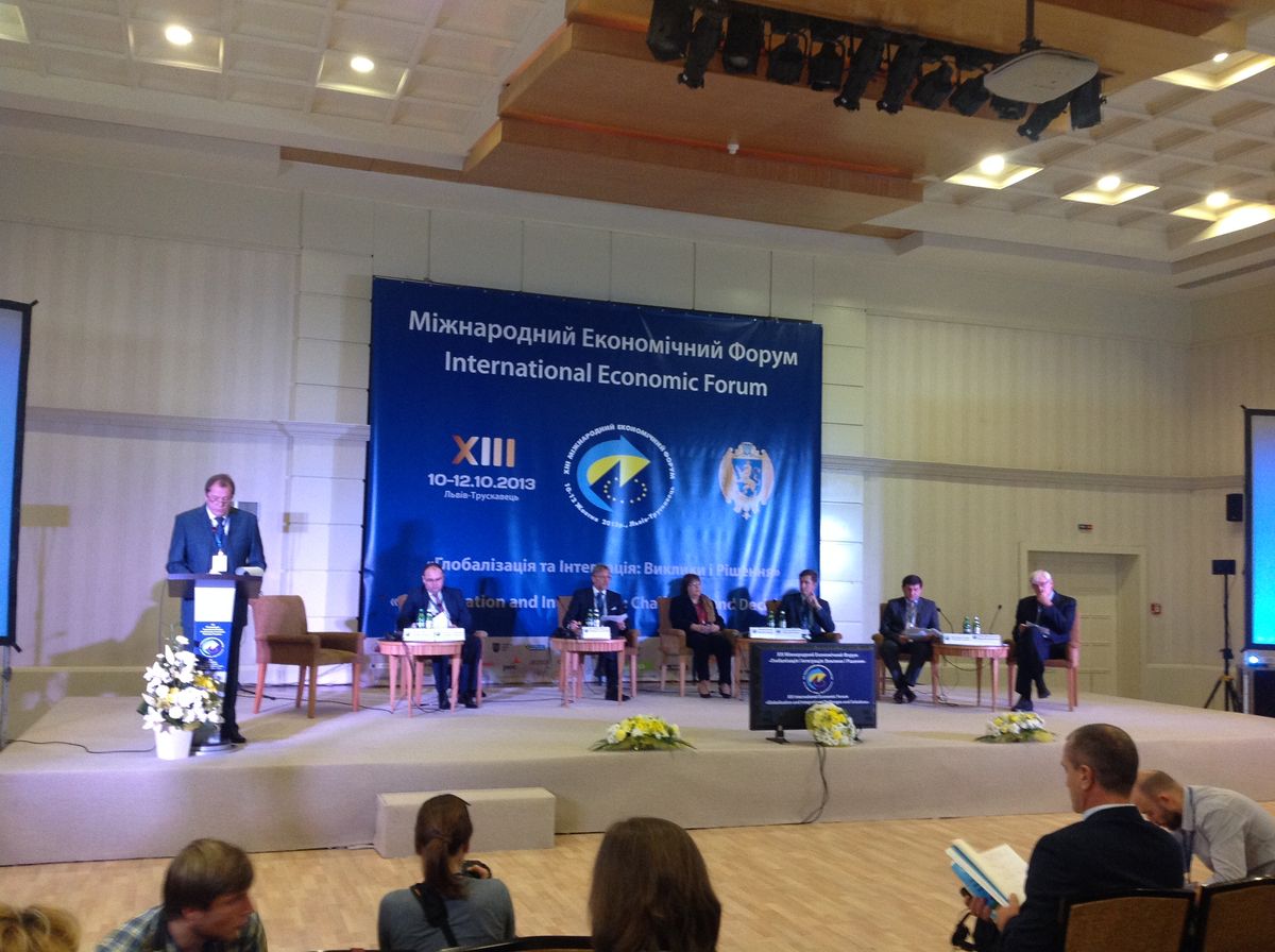 Економічний форум на Львівщині стартував. Очікують на Вілкула