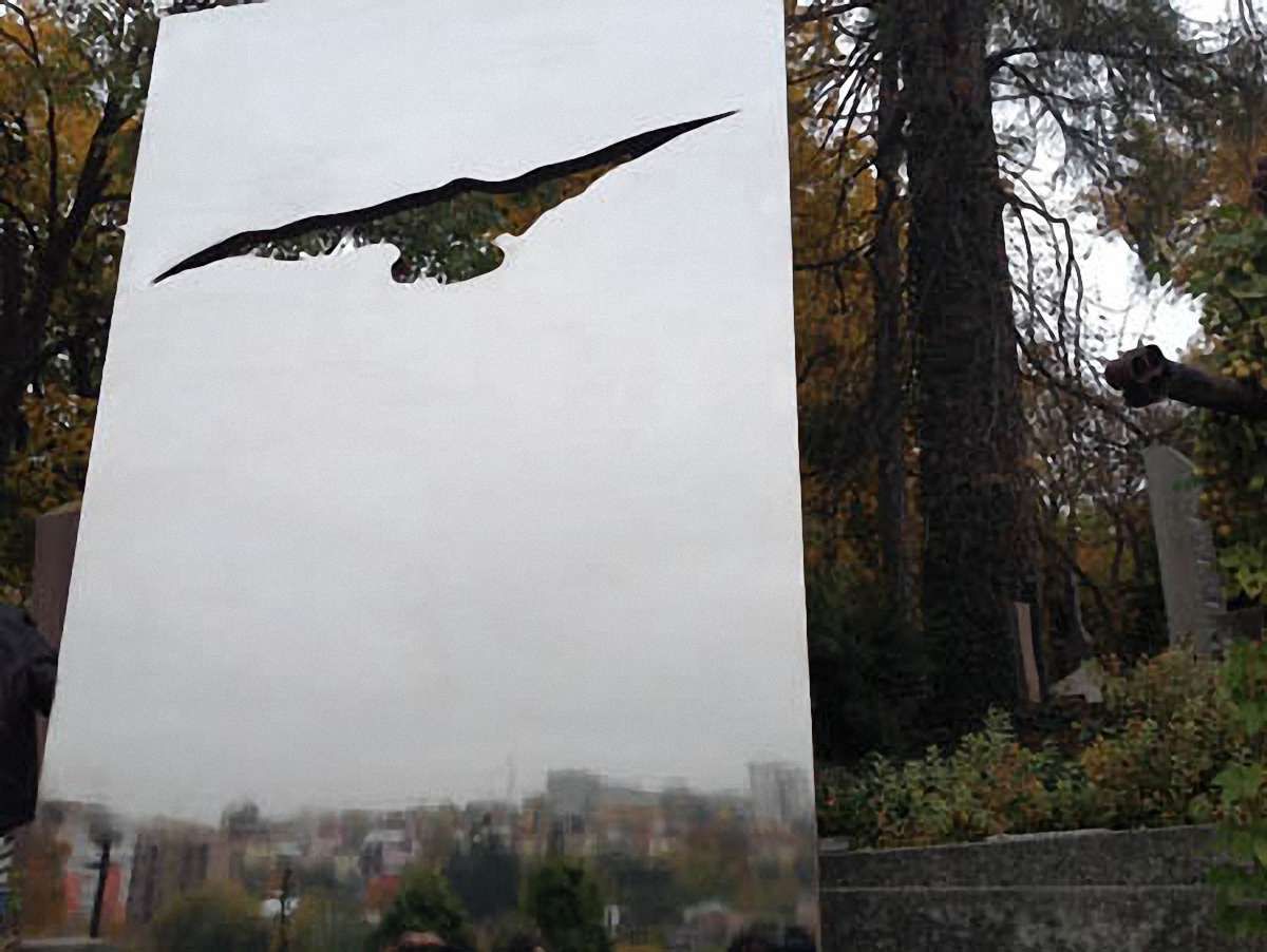 У Львові відкрили пам'ятник лідеру «Братів Гадюкіних». Фото
