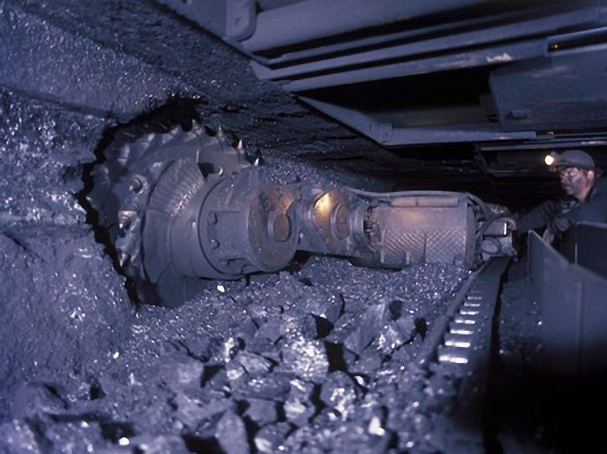 На Донеччині троє шахтарів загинули, отруївшись рудничним газом