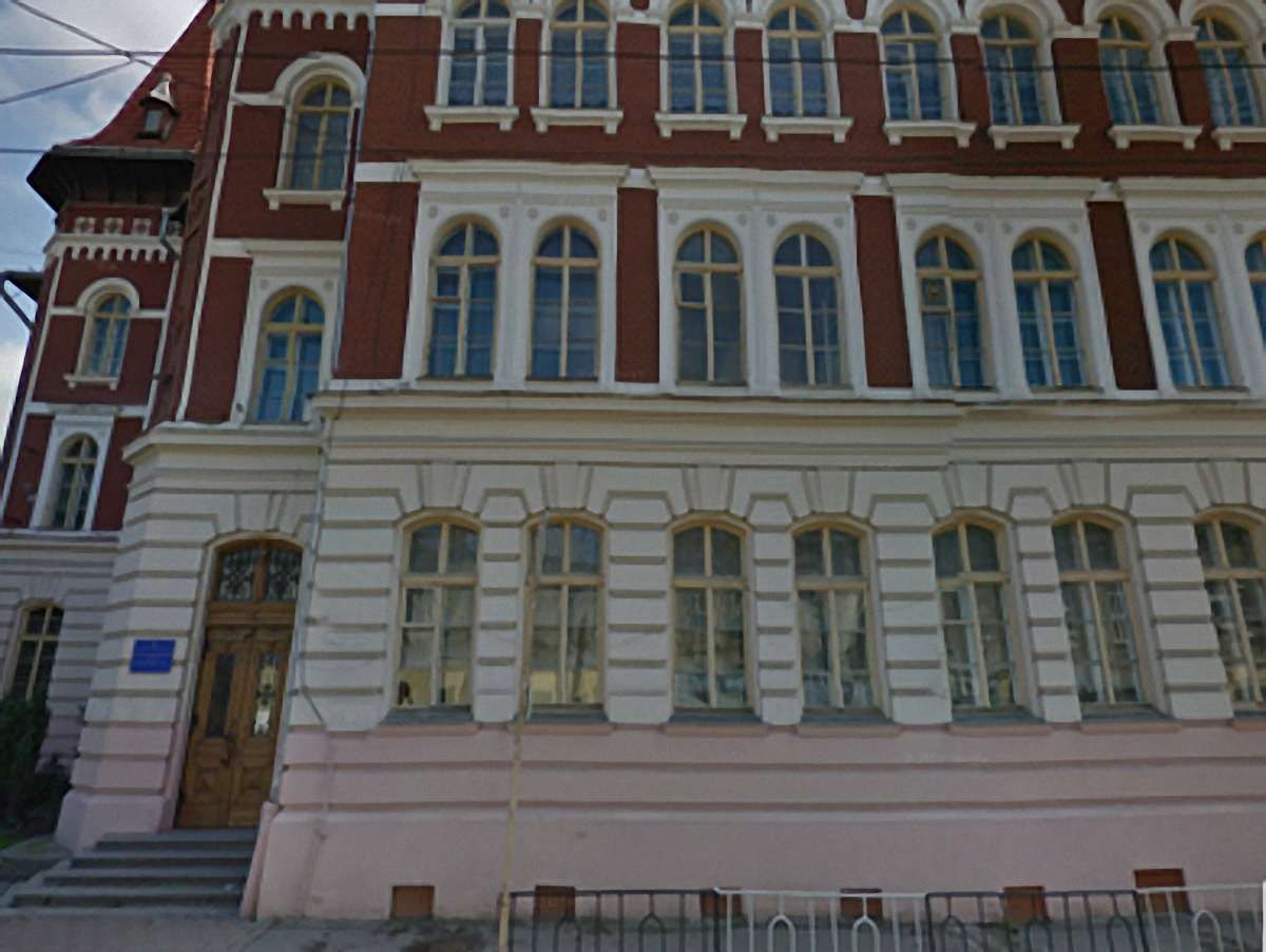 У Львові в школі №55 шукають вибухівку