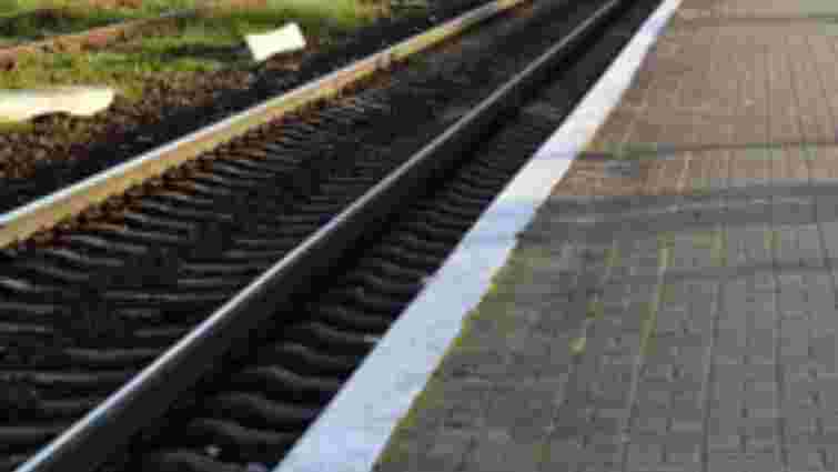 На Львівщині 50-річна жінка кинулась під потяг