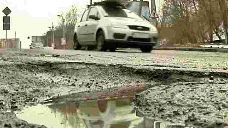 У ДАІ кажуть, що до зими в Україні залишаться без ремонту 43 ділянки доріг