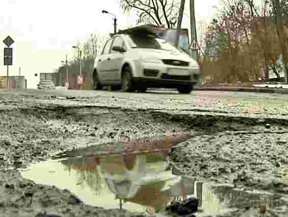 У ДАІ кажуть, що до зими в Україні залишаться без ремонту 43 ділянки доріг